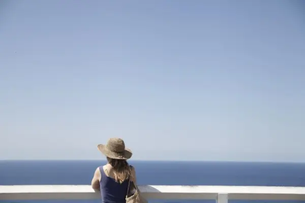 海と女性