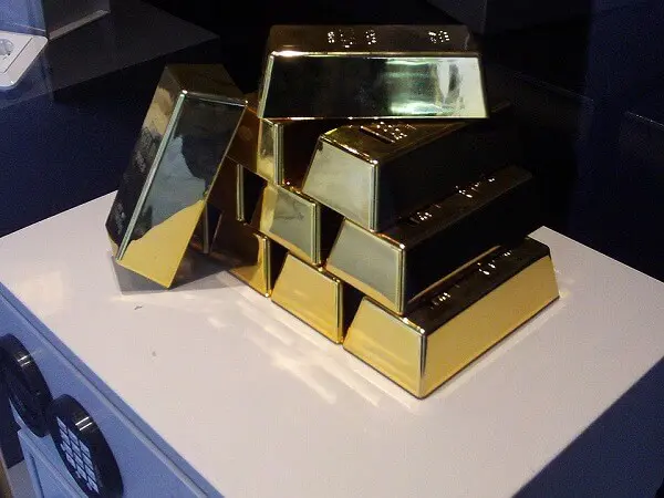 金